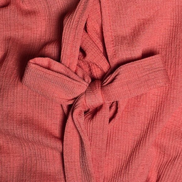 Avenue‎ Coral Textured Top with Side Tie (22/24) - Picture 4 of 7